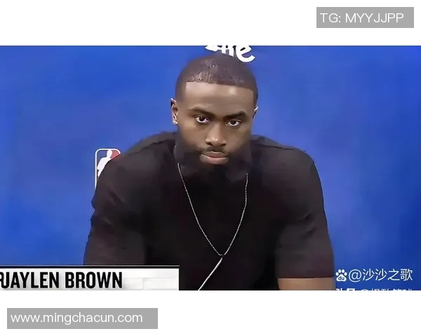 凯尔特人赛后采访金句频出引全场大笑瞬间成为焦点