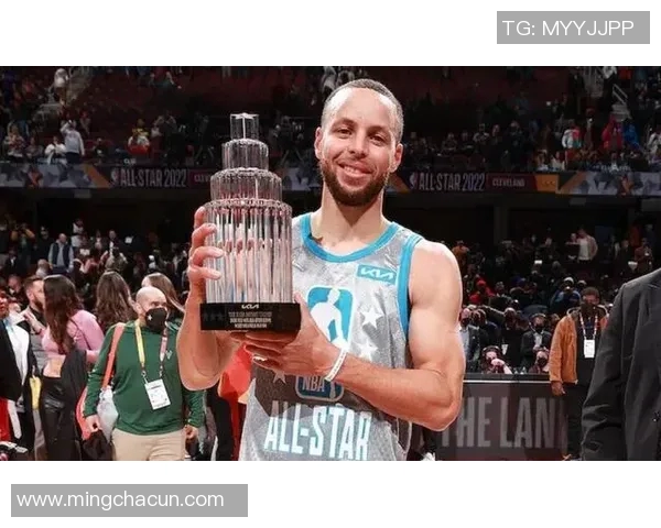 篮球八卦月度最佳球员荣誉加冕 实力与话题并重成就非凡