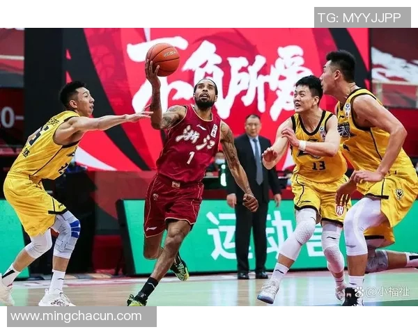 超级对决！CBA赛场风云再起巅峰对决成为球迷热议焦点